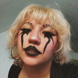 Meet your Posher, Maya